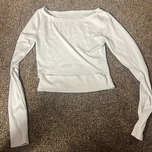 WHITE CROP TOP- long sleeve